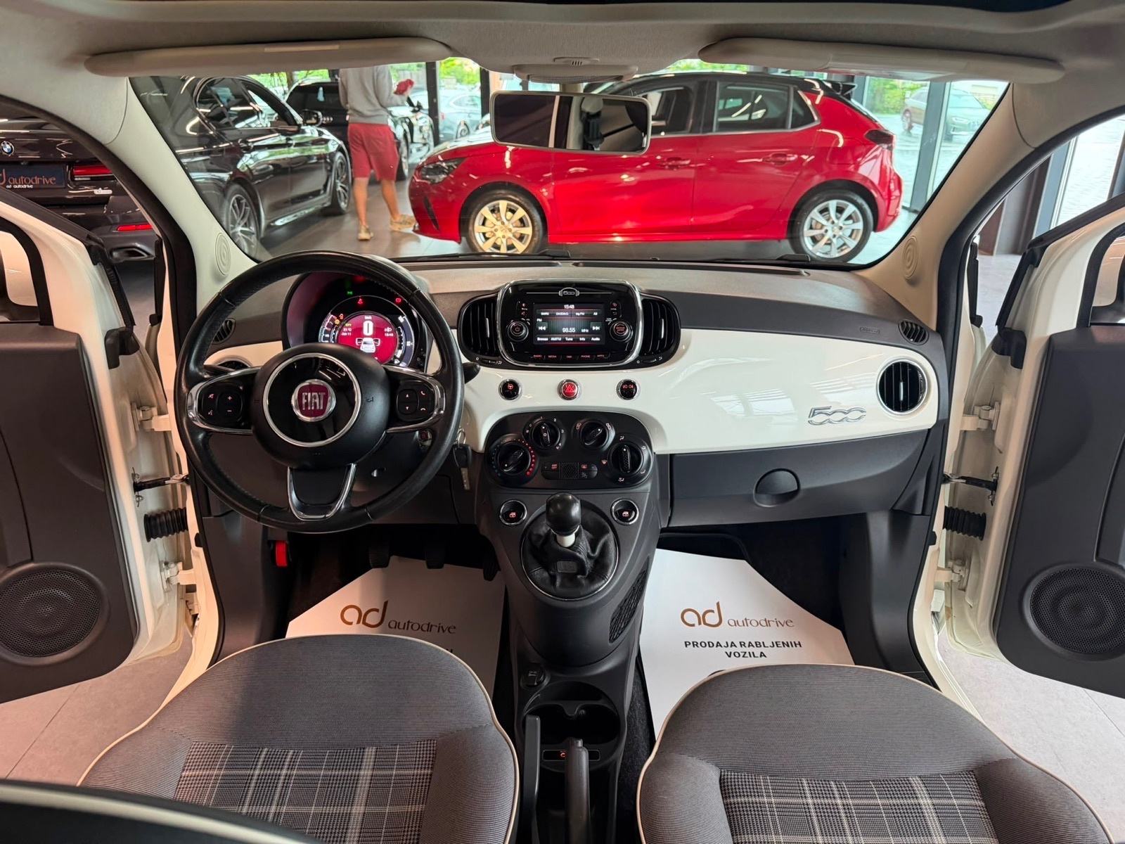 Fiat 500 1,2 KLIMA • PANORAMA • ALU16" • MAGLENKE • AUTOKREDIT, fotografija 15