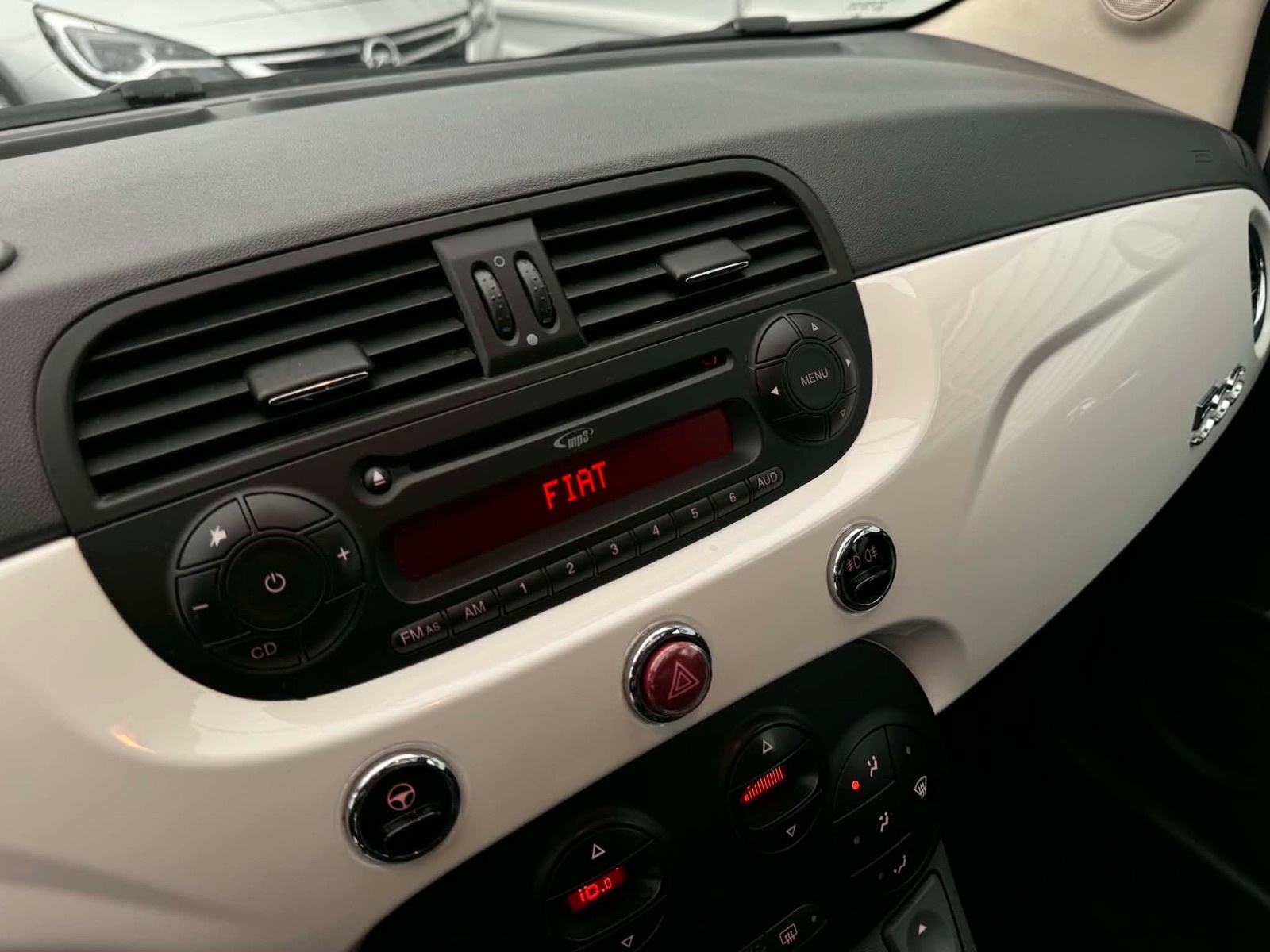 Fiat 500 1.3 MULTIJET - 1. VLASTNIK - SAMO 166.000 KM..., fotografija 15