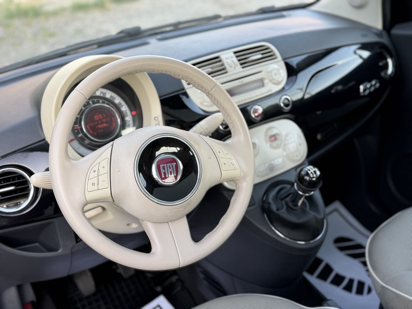 •• FIAT 500 •• 1.2 LOUNGE •• KLIMA •• PANORAMA •• ALU •• ZG ••, fotografija 10
