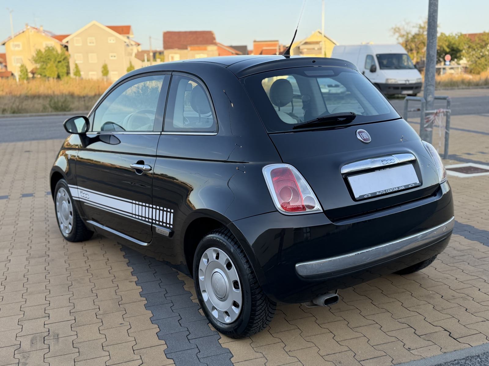 •• FIAT 500 •• 1.2 LOUNGE •• KLIMA •• PANORAMA •• ALU •• ZG ••, fotografija 4