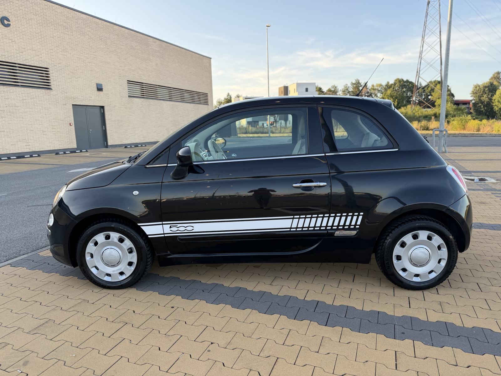 •• FIAT 500 •• 1.2 LOUNGE •• KLIMA •• PANORAMA •• ALU •• ZG ••, fotografija 7
