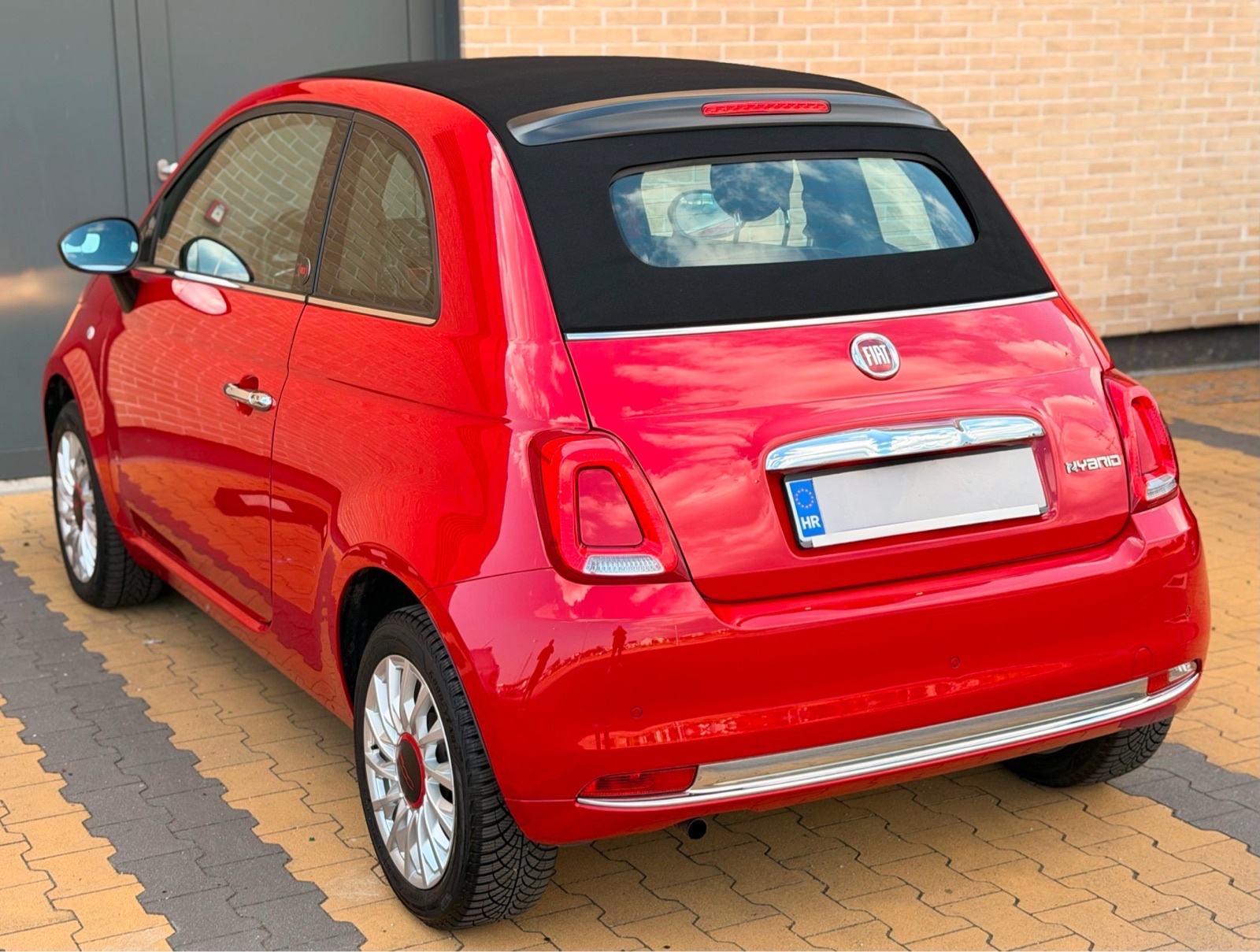 FIAT 500 CABRIO • 1.0 MYLD HIBRID • RED • 65tkm • REDIZAJN • NOVO •, fotografija 9