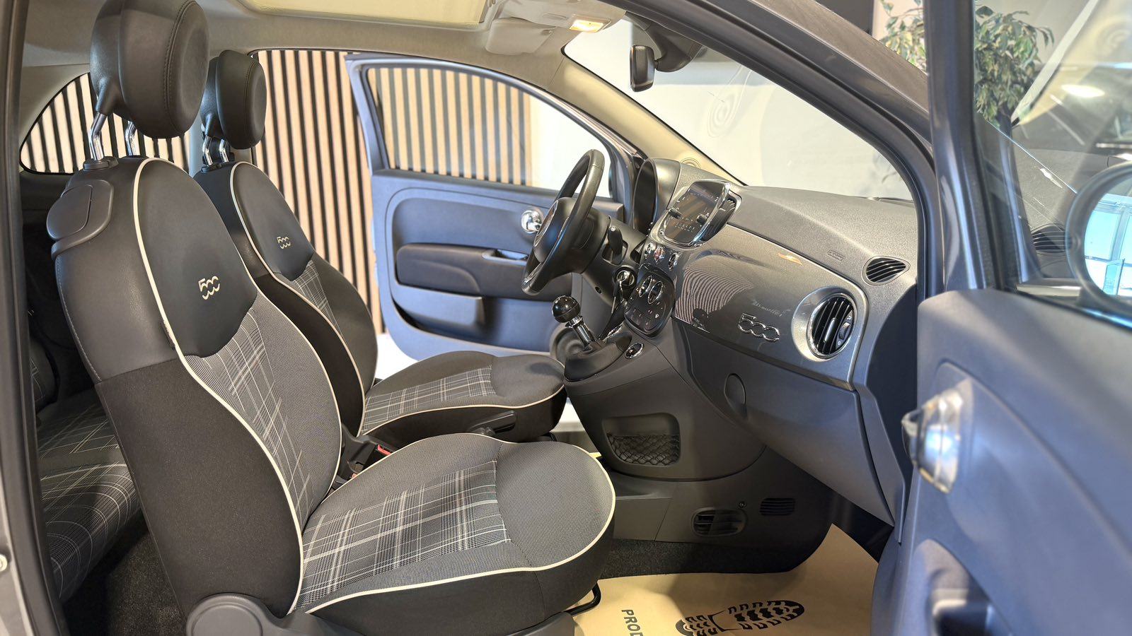 Fiat 500 2018.G. *PANORAMA - TEMPOMAT - ALU - 12 MJ JAMSTVO*, fotografija 17