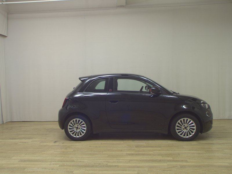 Fiat 500 Red • bežično punjenje • Full LED