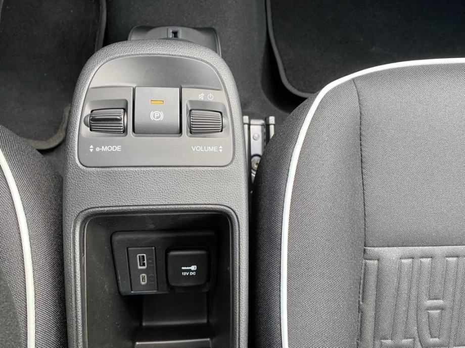Fiat 500e ELECTRIC AUTOMATIK, NOVO VOZILO, 4X GARANCIJA!!!, fotografija 16