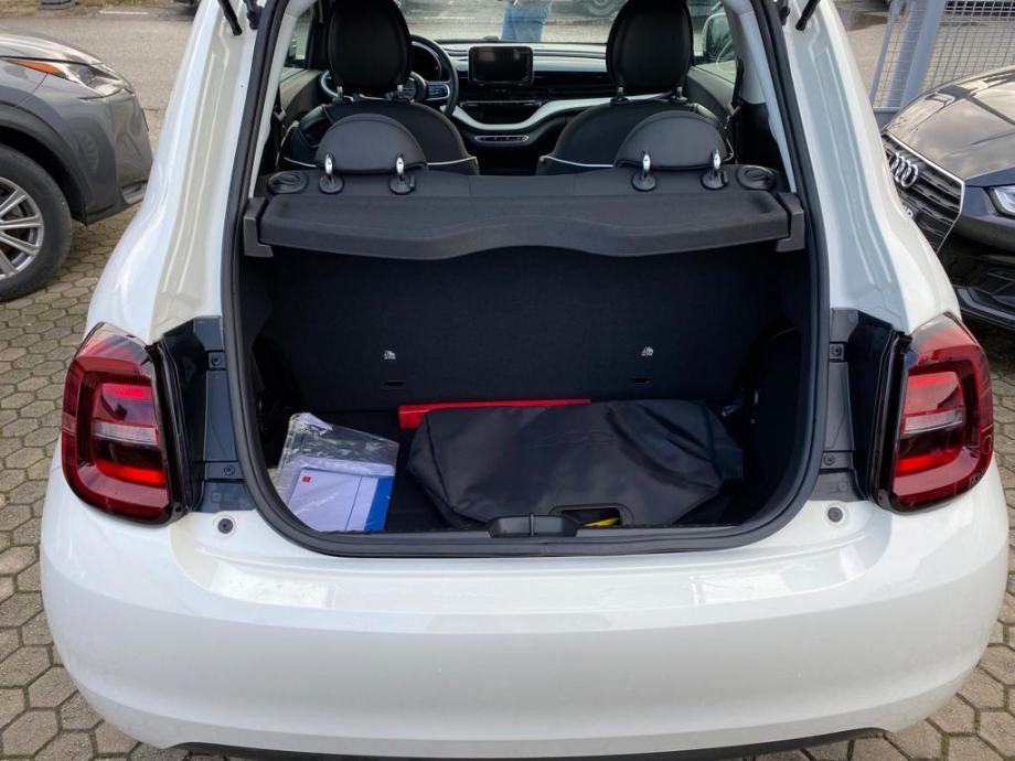Fiat 500e ELECTRIC AUTOMATIK, NOVO VOZILO, 4X GARANCIJA!!!, fotografija 4