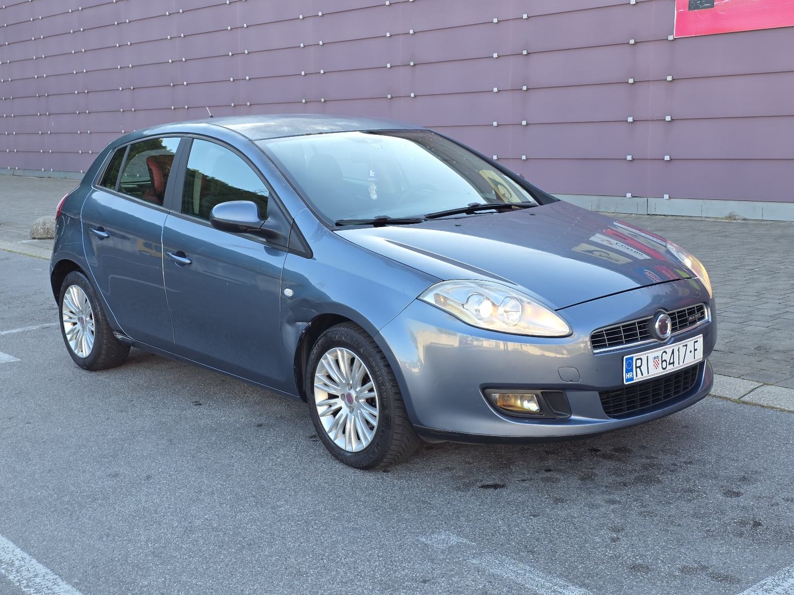 Fiat Bravo 1,6 JTD 88kW 6 brz reg. 02.27., pogled izvana - slika 2