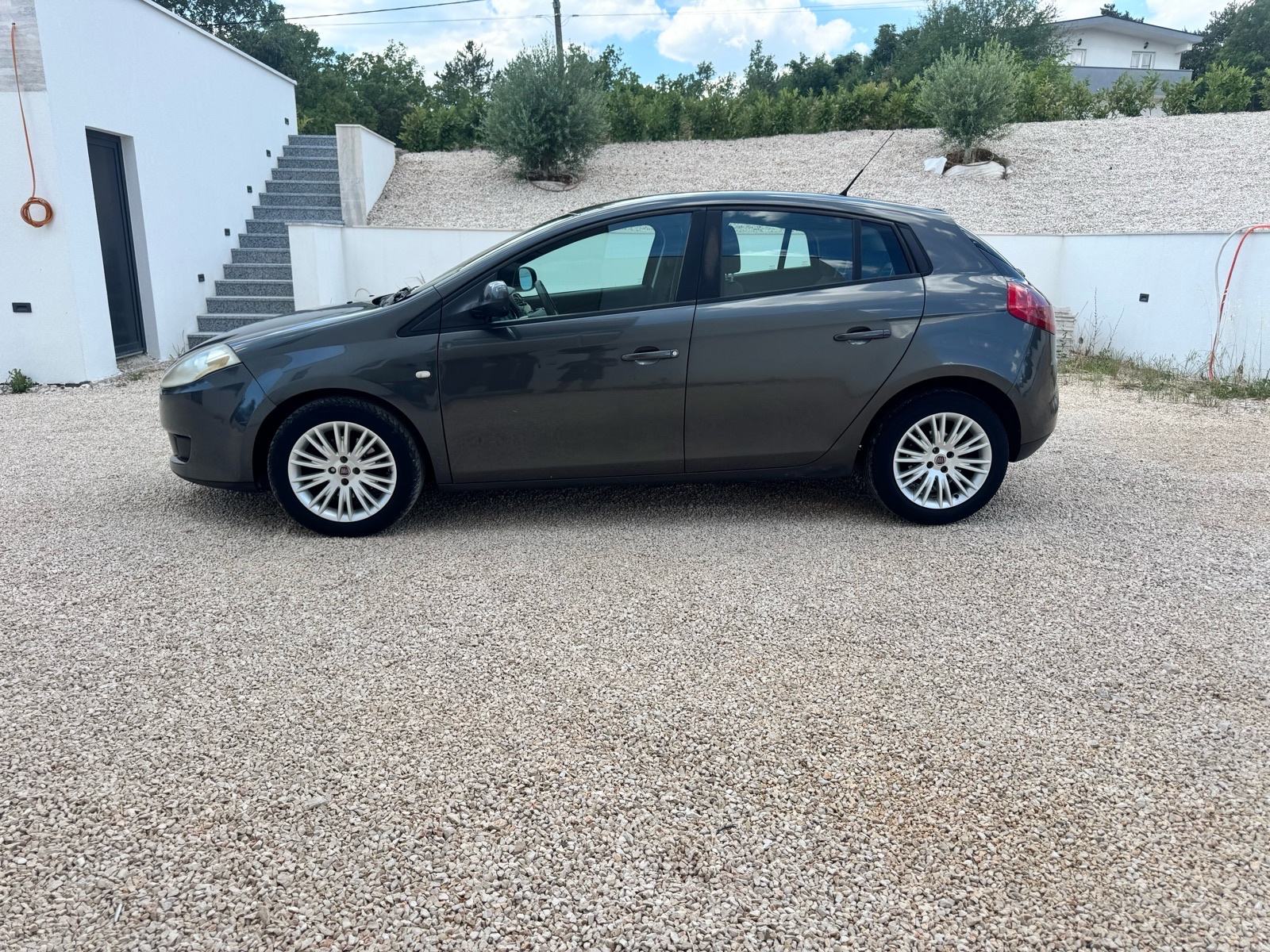 Fiat Bravo 1,9 JTD u dobrom stanj, fotografija 3