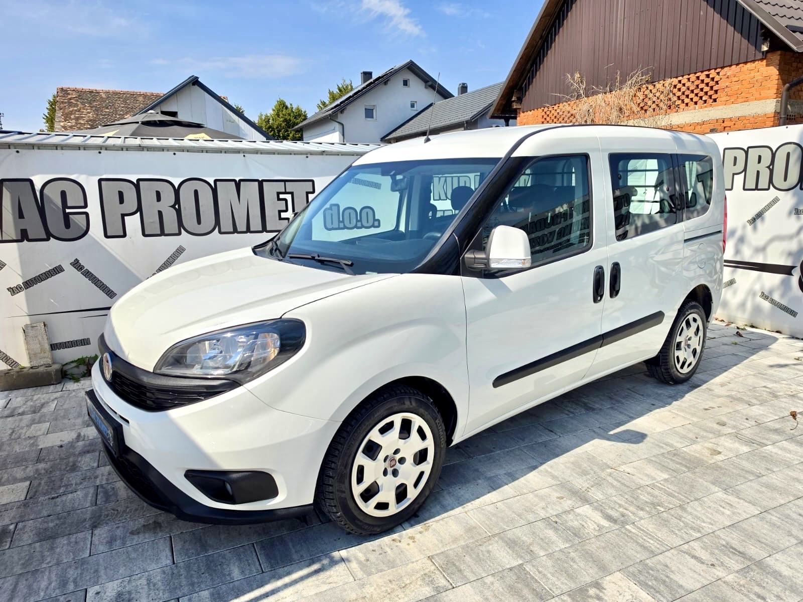Fiat Doblo 1.6 MJET = SAMO 48 TKM= N1- 5 SJEDALA =NOV NOV, fotografija 15