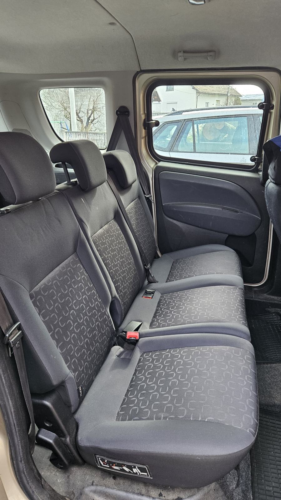 Fiat Doblo 1,6 Multijet 16V, Rabljeno u dobrom stanju - prvi vlasnik, fotografija 9