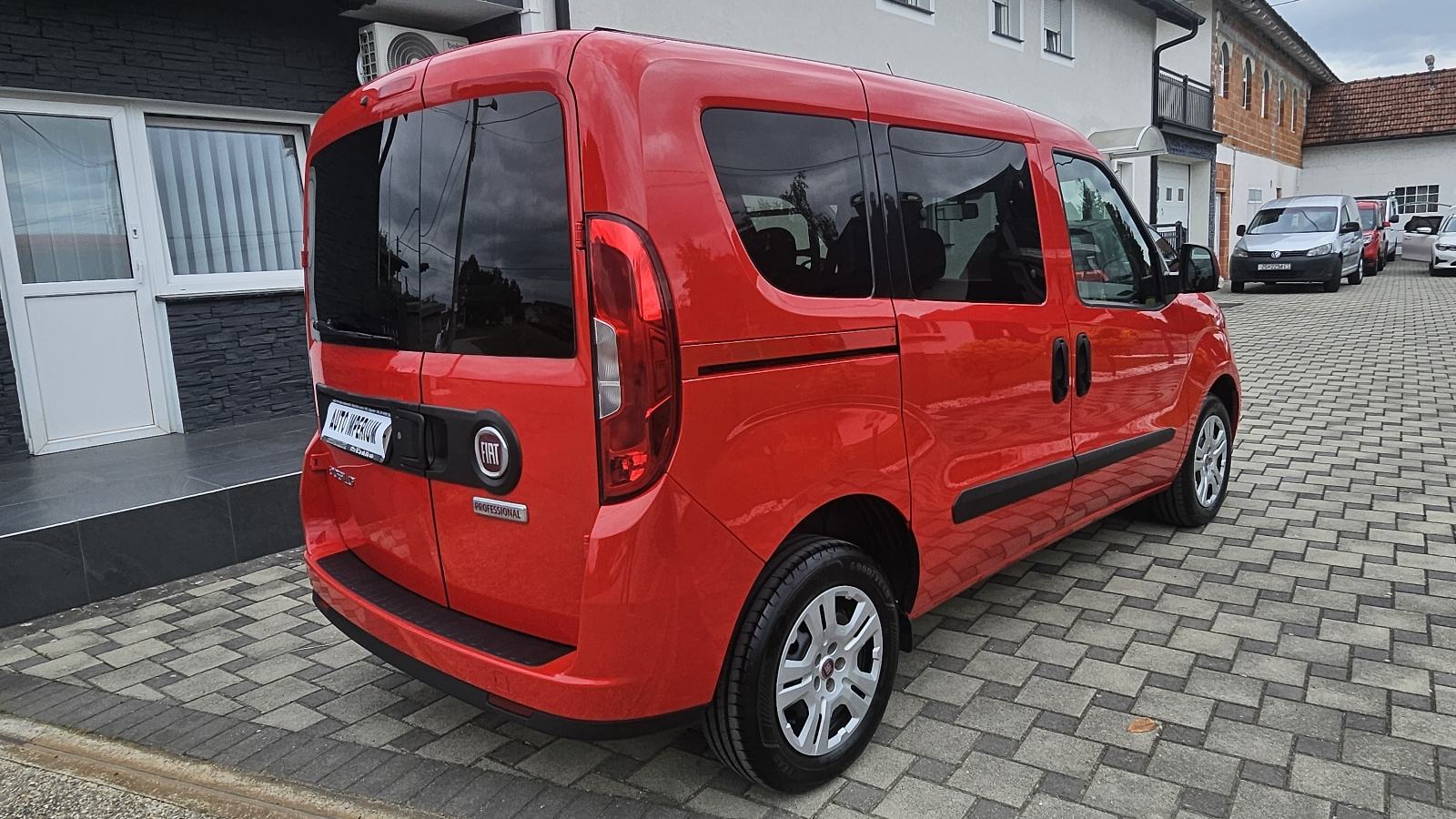 Fiat Doblo 1.6 MULTIJET - N1,5 SJEDALA - 1.VLASNIK -, fotografija 10