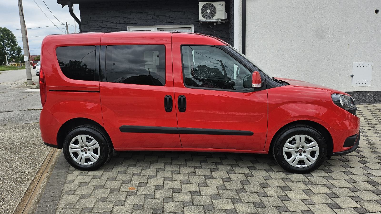 Fiat Doblo 1.6 MULTIJET - N1,5 SJEDALA - 1.VLASNIK -, fotografija 9