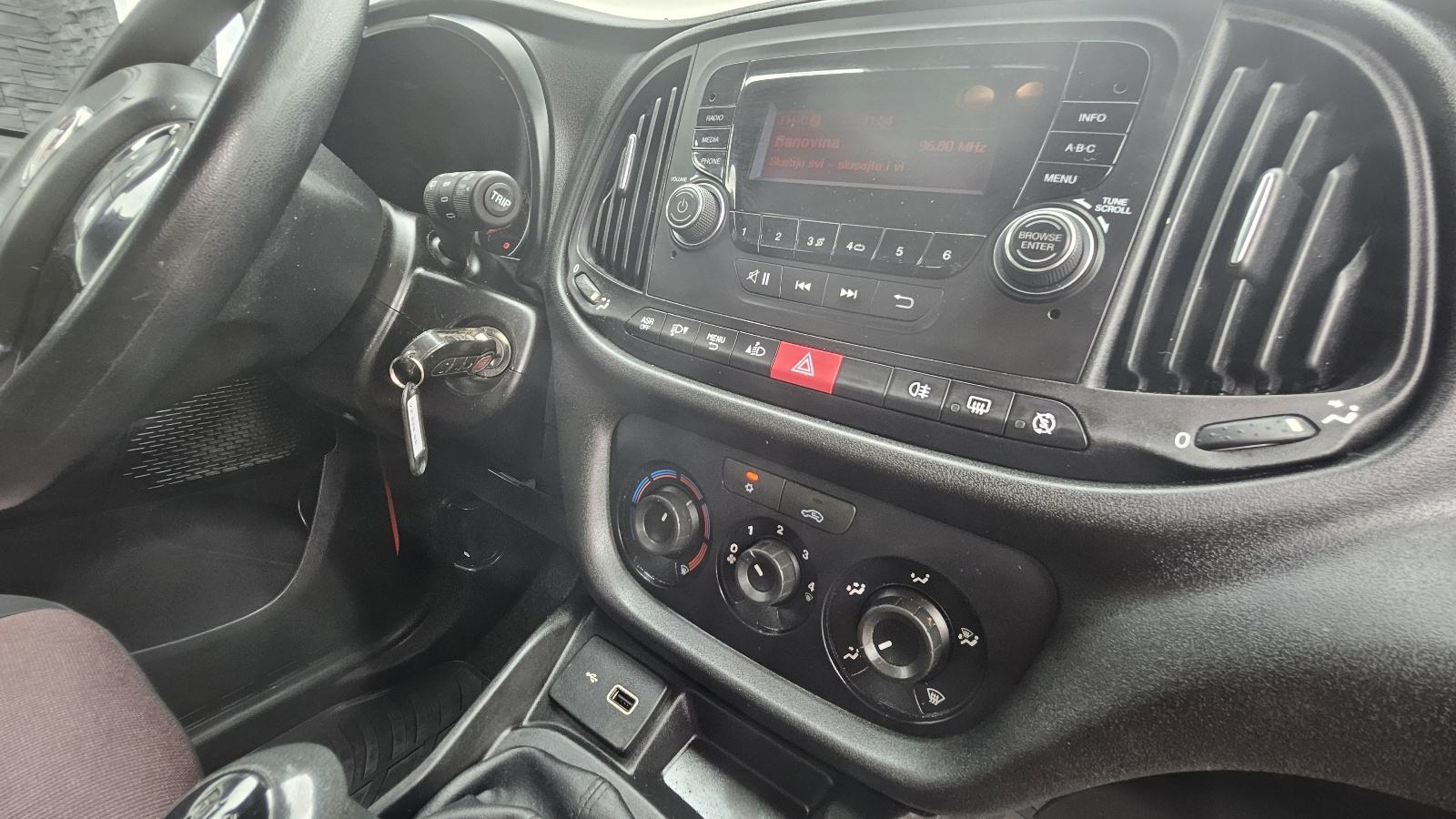 Fiat Doblo 1.6 MULTIJET - N1,5 SJEDALA - 1.VLASNIK -, fotografija 17