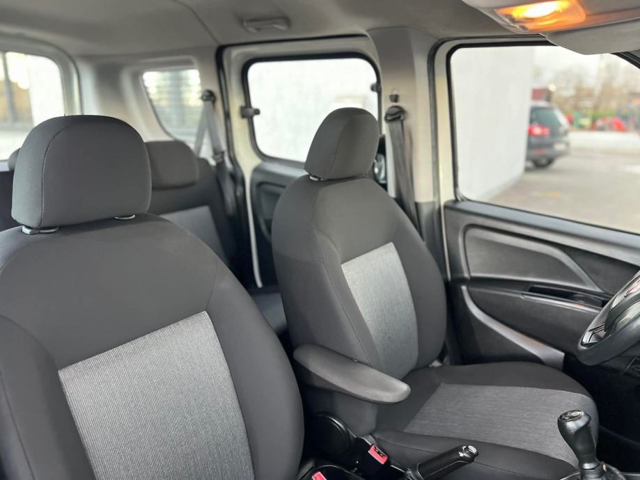 Fiat Doblo 1,6 Multijet ODBITAK PDV, fotografija 14