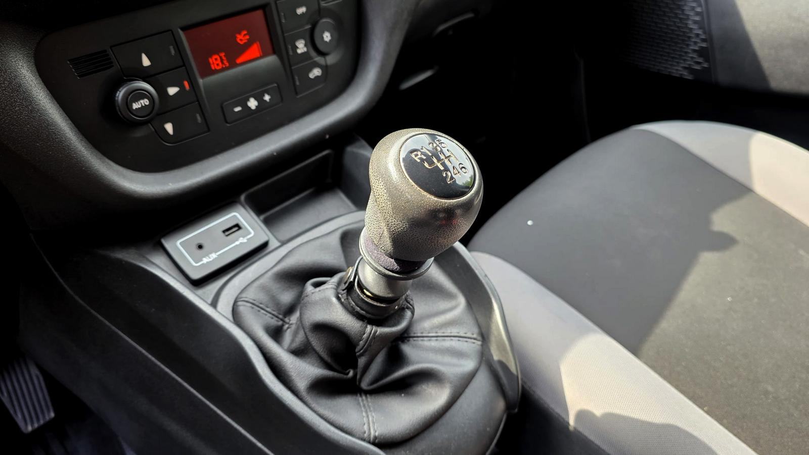 Fiat Doblo 1.6 Multijet, fotografija 14