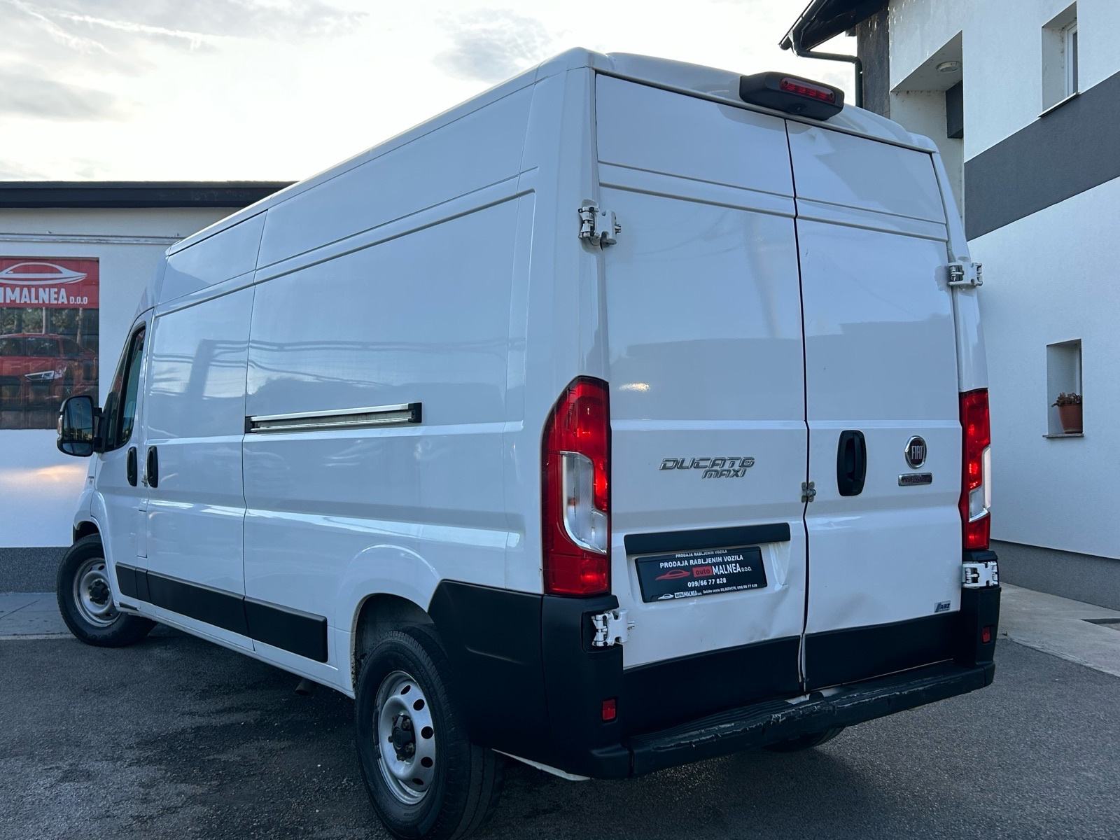Fiat Ducato 2,2 DISEL 2021G.NOVI MODEL 103KW.2 BOĆNA VRATA SERVISNA, fotografija 4