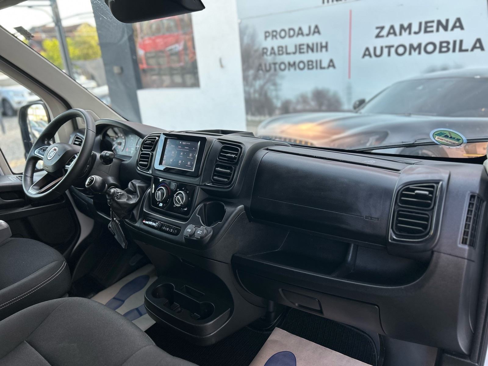 Fiat Ducato 2,2 DISEL 2021G.NOVI MODEL 103KW.2 BOĆNA VRATA SERVISNA, fotografija 18
