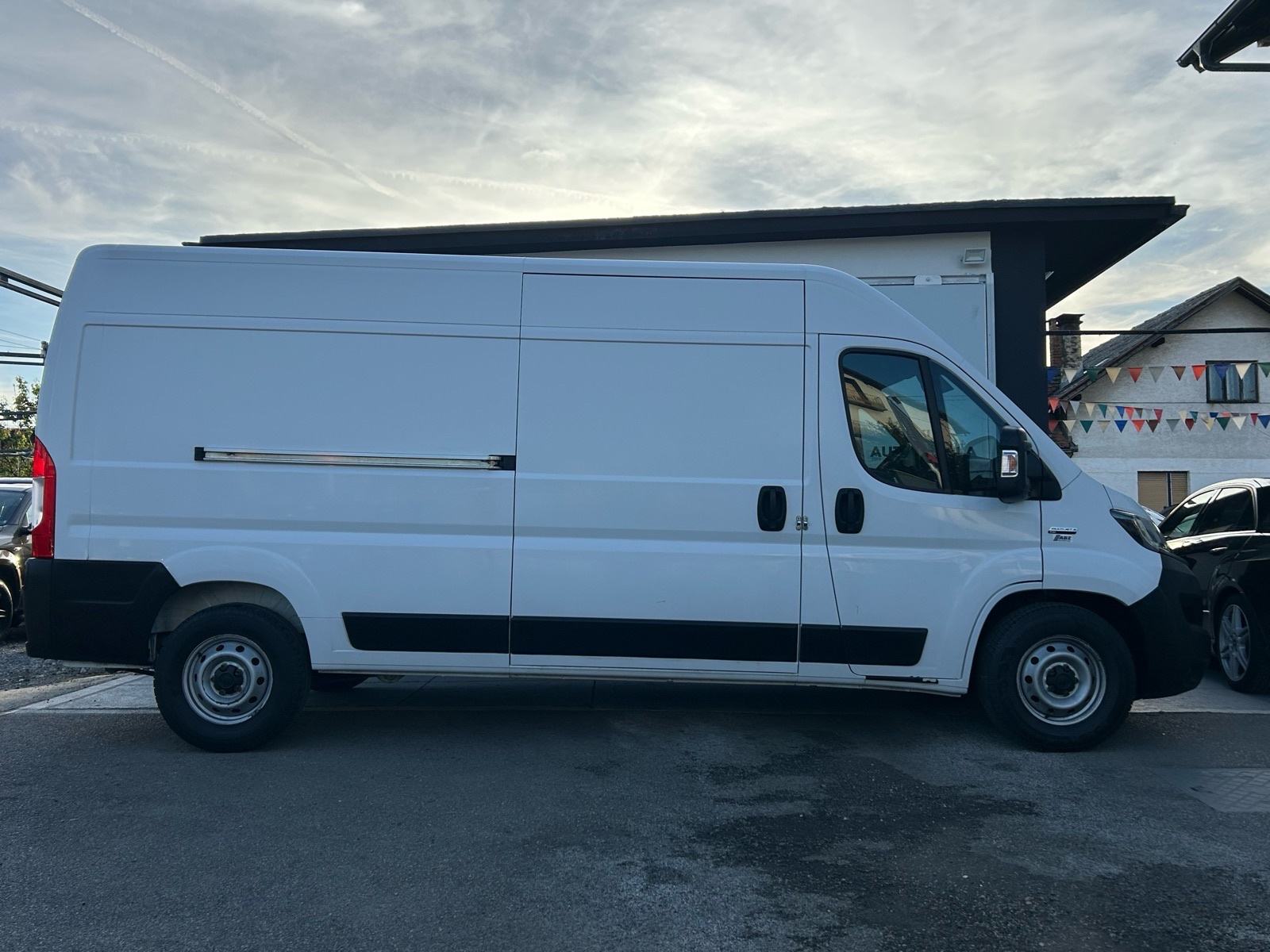 Fiat Ducato 2,2 DISEL 2021G.NOVI MODEL 103KW.2 BOĆNA VRATA SERVISNA, fotografija 7