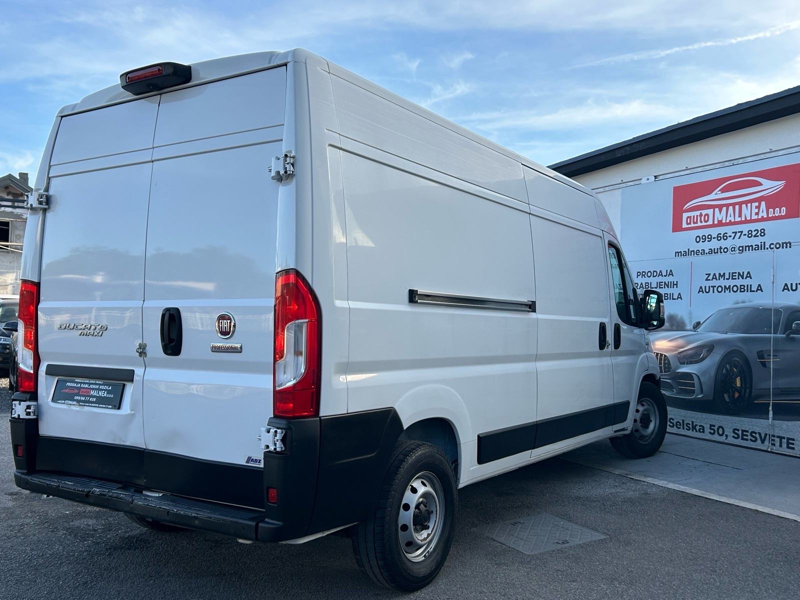 Fiat Ducato 2,2 DISEL 2021G.NOVI MODEL 103KW.2 BOĆNA VRATA SERVISNA, fotografija 5