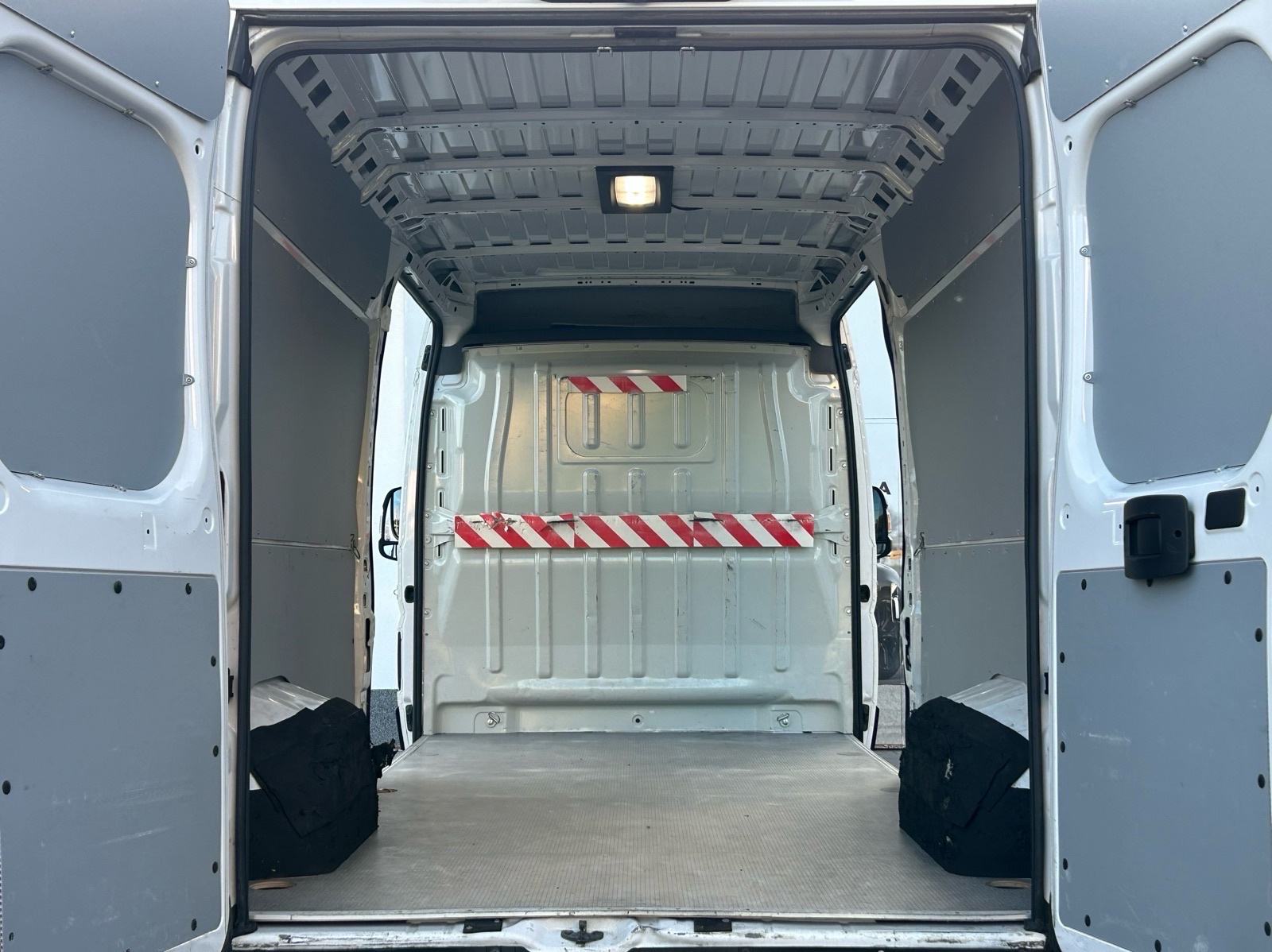 Fiat Ducato 2,2 DISEL 2021G.NOVI MODEL 103KW.2 BOĆNA VRATA SERVISNA, fotografija 14