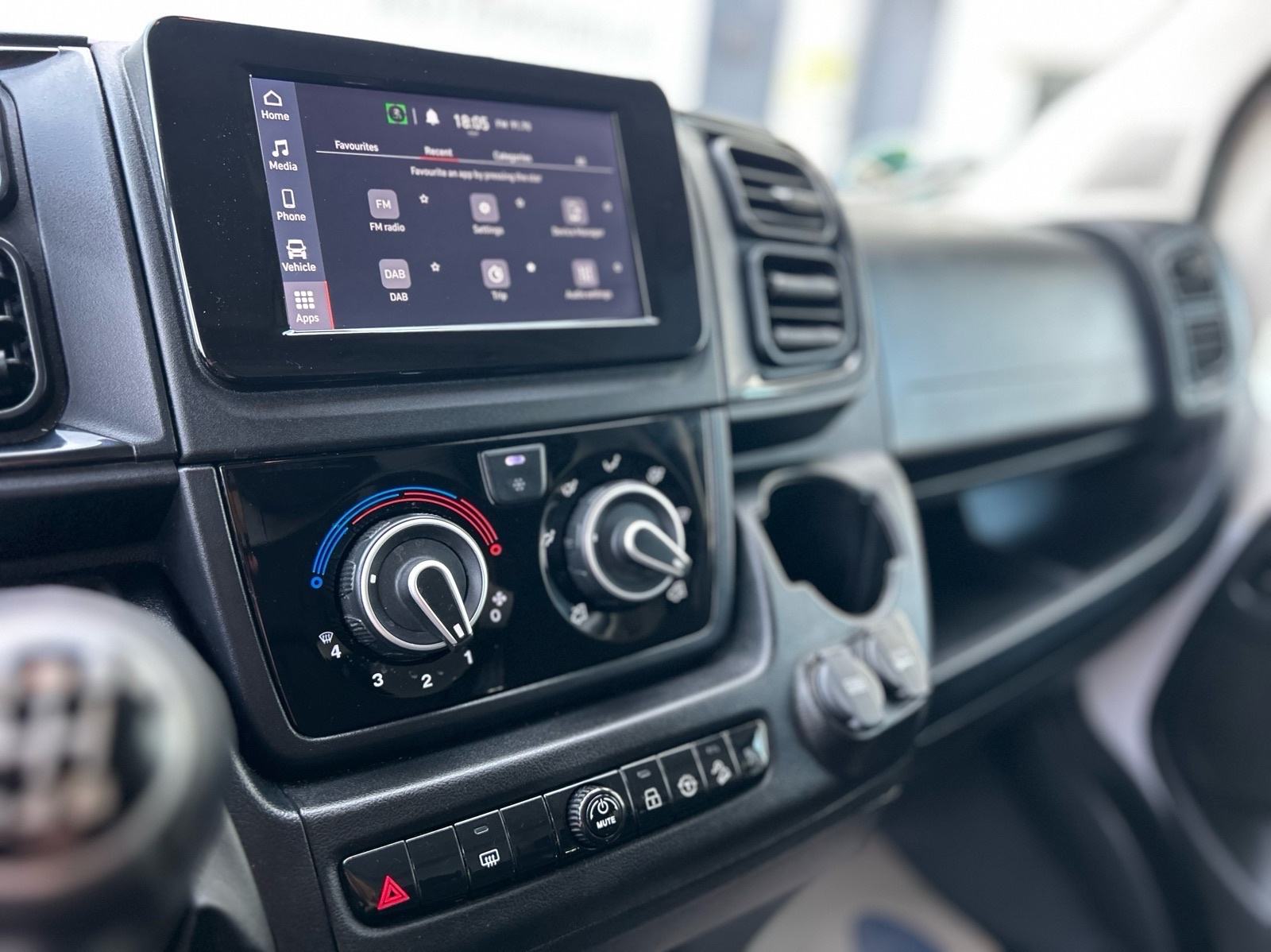 Fiat Ducato 2,2 DISEL 2021G.NOVI MODEL 103KW.2 BOĆNA VRATA SERVISNA, fotografija 20