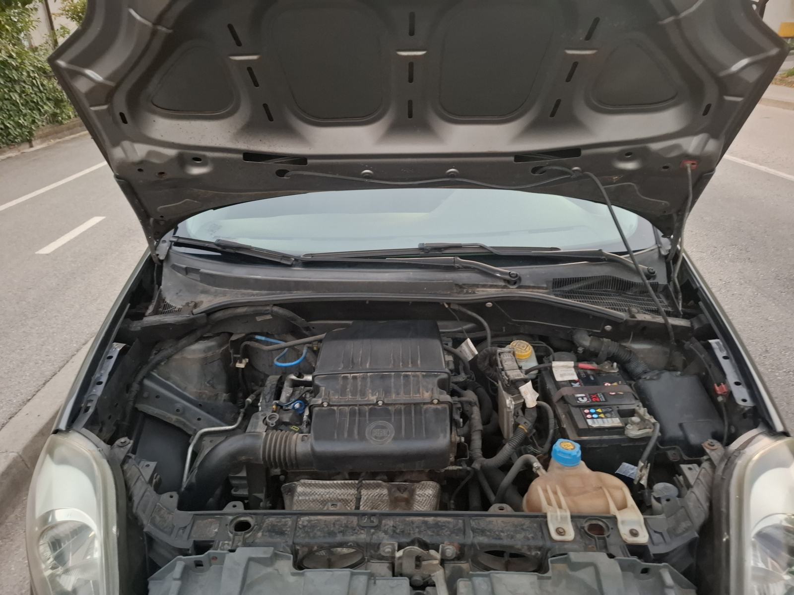 Fiat Grande Punto 1.2i, 8v, 2015.g. SERVISNA I POTVDA O KM, 169000 KM, fotografija 13