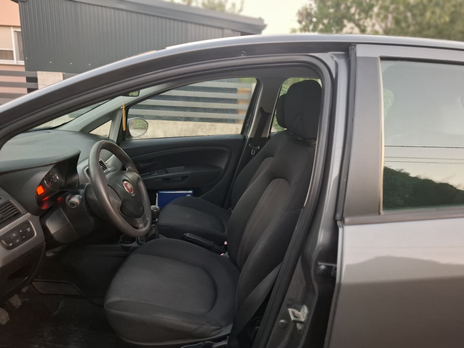 Fiat Grande Punto 1.2i, 8v, 2015.g. SERVISNA I POTVDA O KM, 169000 KM, fotografija 18