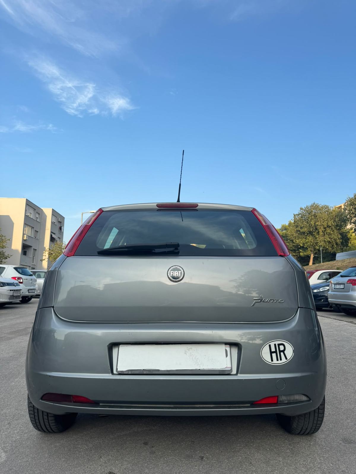 Fiat Grande Punto 1,4 8v 5 vrata klima samo 150tkm ispis km Hr auto, fotografija 15