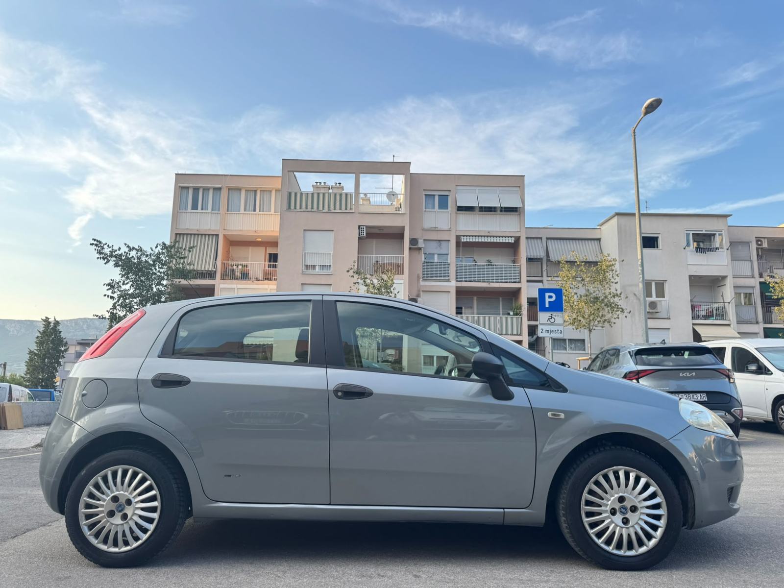 Fiat Grande Punto 1,4 8v 5 vrata klima samo 150tkm ispis km Hr auto, fotografija 4