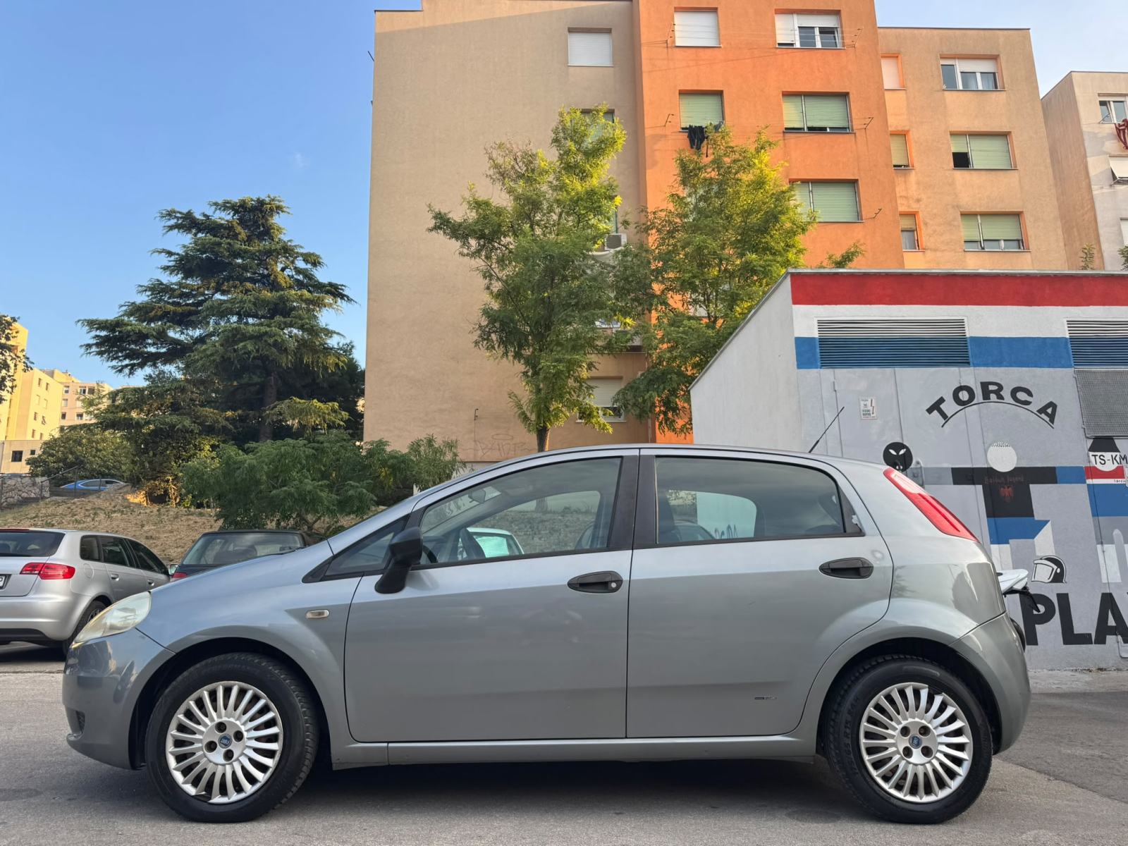 Fiat Grande Punto 1,4 8v 5 vrata klima samo 150tkm ispis km Hr auto, fotografija 10