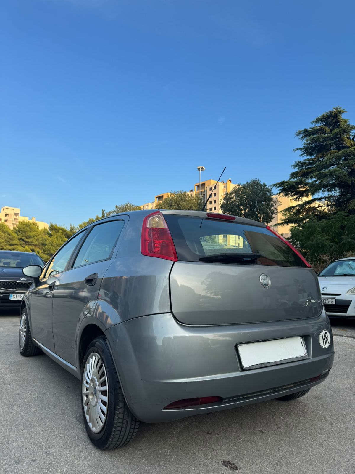 Fiat Grande Punto 1,4 8v 5 vrata klima samo 150tkm ispis km Hr auto, fotografija 16