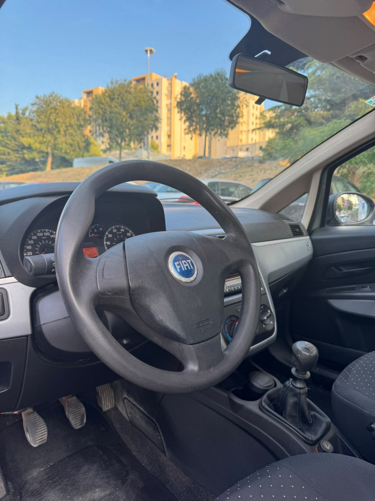 Fiat Grande Punto 1,4 8v 5 vrata klima samo 150tkm ispis km Hr auto, fotografija 11