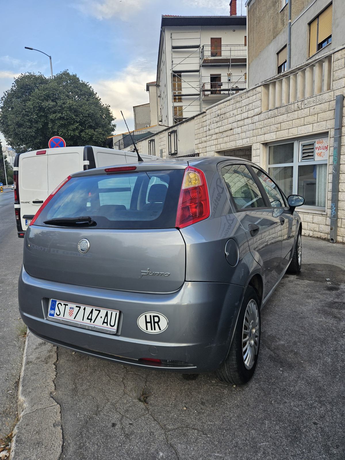 Fiat Grande Punto 1,4 8v 5 vrata klima samo 150tkm ispis km Hr auto, fotografija 5
