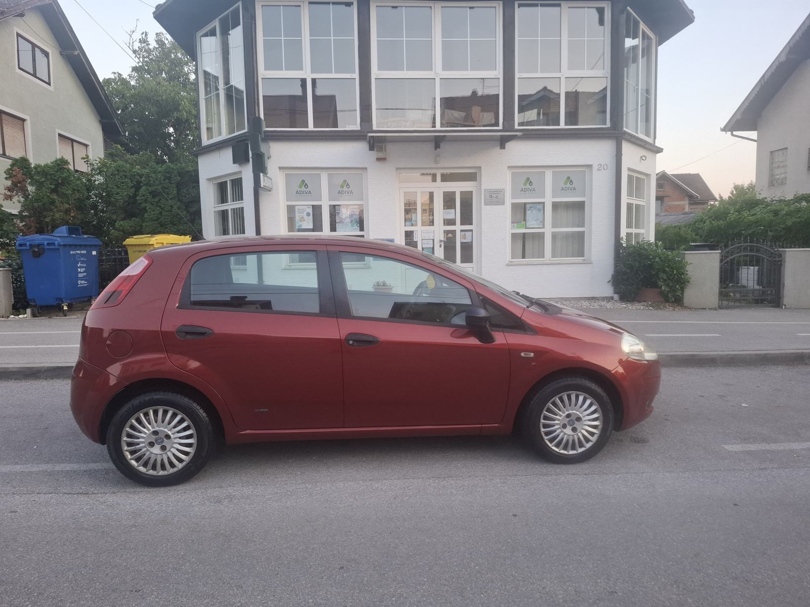 Fiat Grande Punto 1.4 i, 8v, SAMO 124000 KM, POTVRDA O KM, KAO NOV !, fotografija 9