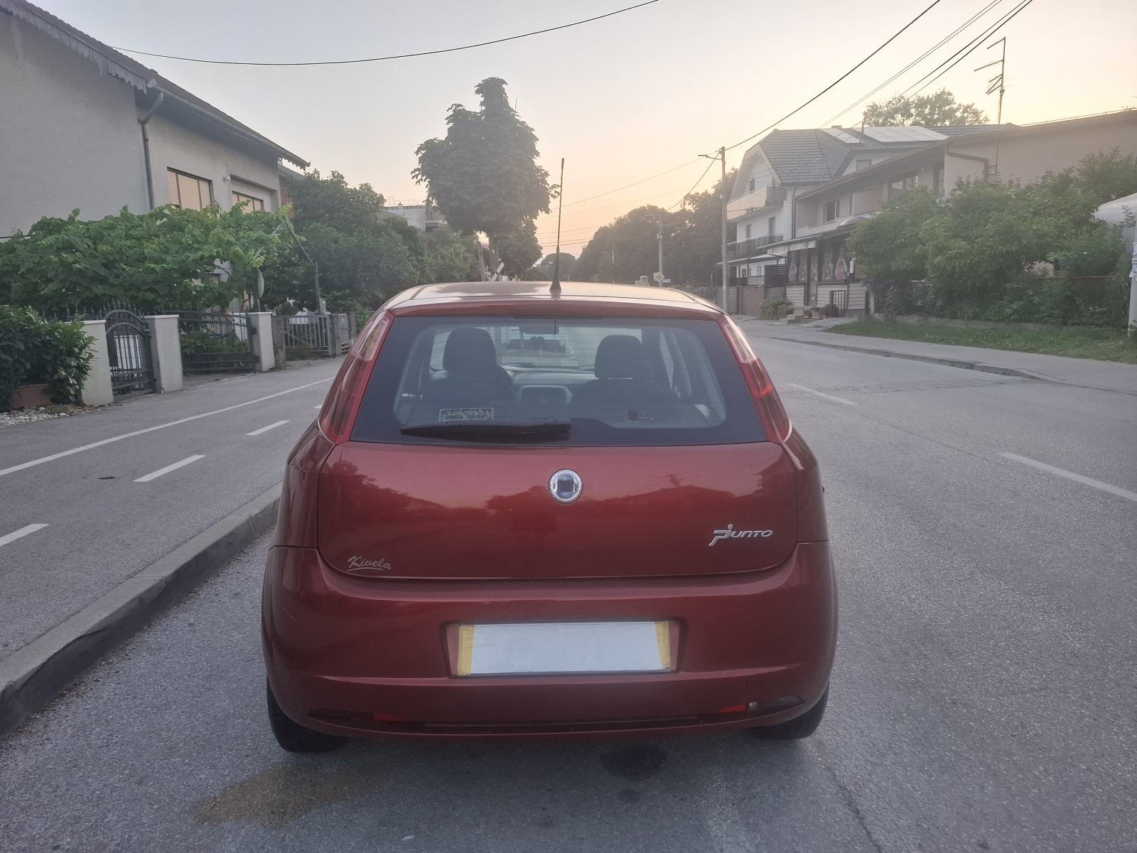Fiat Grande Punto 1.4 i, 8v, SAMO 124000 KM, POTVRDA O KM, KAO NOV !, fotografija 13