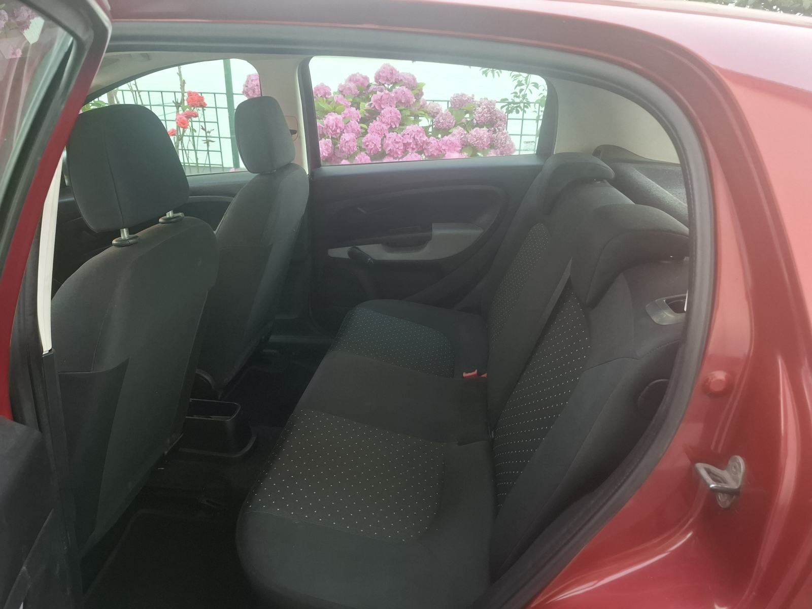 Fiat Grande Punto 1.4 i, 8v, SAMO 124000 KM, POTVRDA O KM, KAO NOV !, fotografija 16