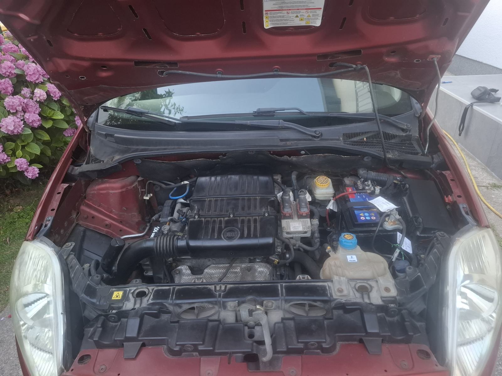 Fiat Grande Punto 1.4 i, 8v, SAMO 124000 KM, POTVRDA O KM, KAO NOV !, fotografija 17