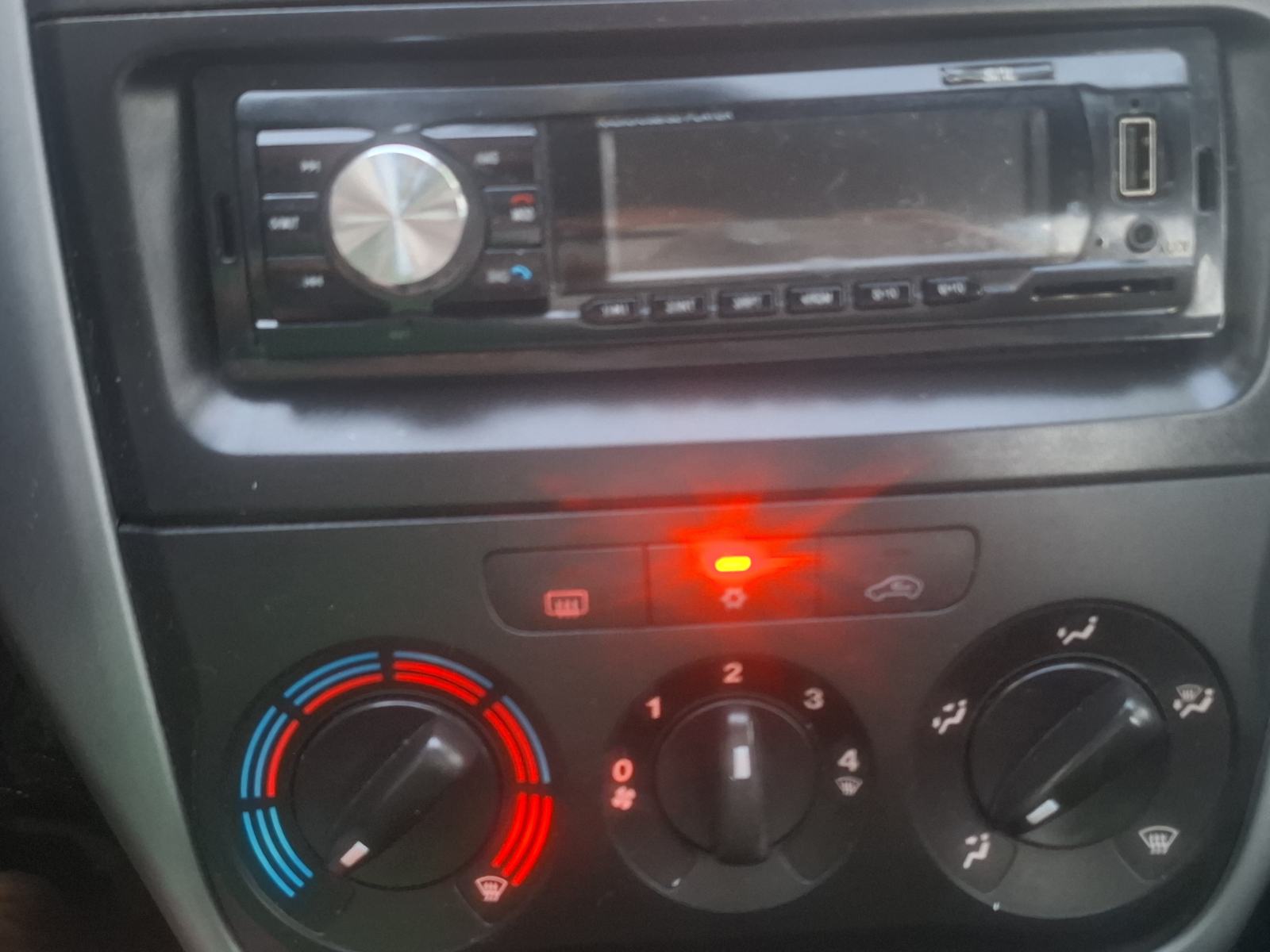 Fiat Grande Punto 1.4 i, 8v, SAMO 124000 KM, POTVRDA O KM, KAO NOV !, fotografija 18