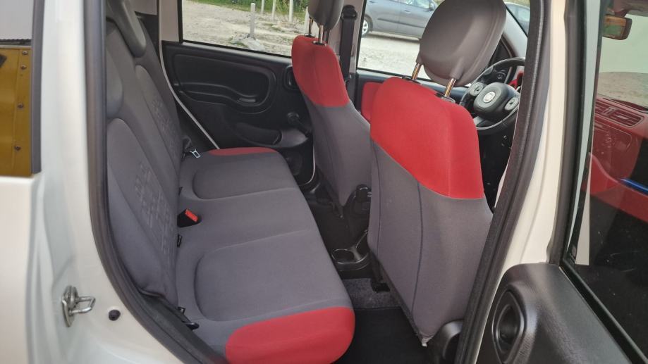 Fiat Panda NOVI MODEL - ZA 3.950 EURA : SALONSKI AUTO STVARNO TOP, fotografija 9
