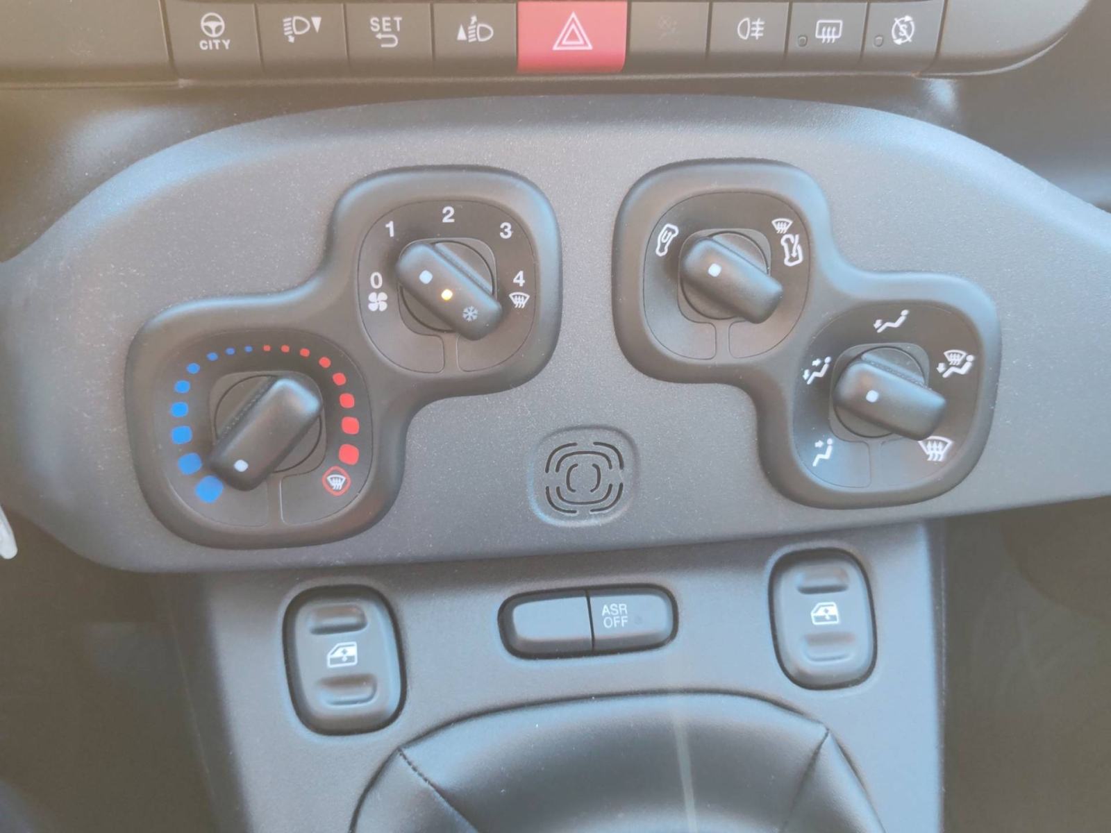 FIAT PANDA 1.0 GSE 71 KS *TVORNIČKO JAMSTVO*, fotografija 17