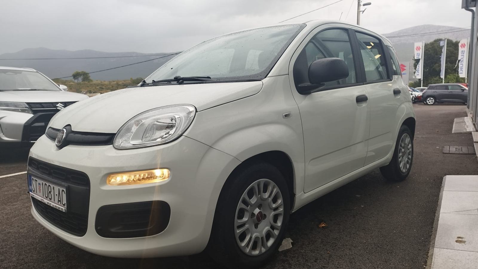 AKCIJA! Fiat Panda 1,0 Hybrid 2022. reg. do 04/2027, fotografija 7