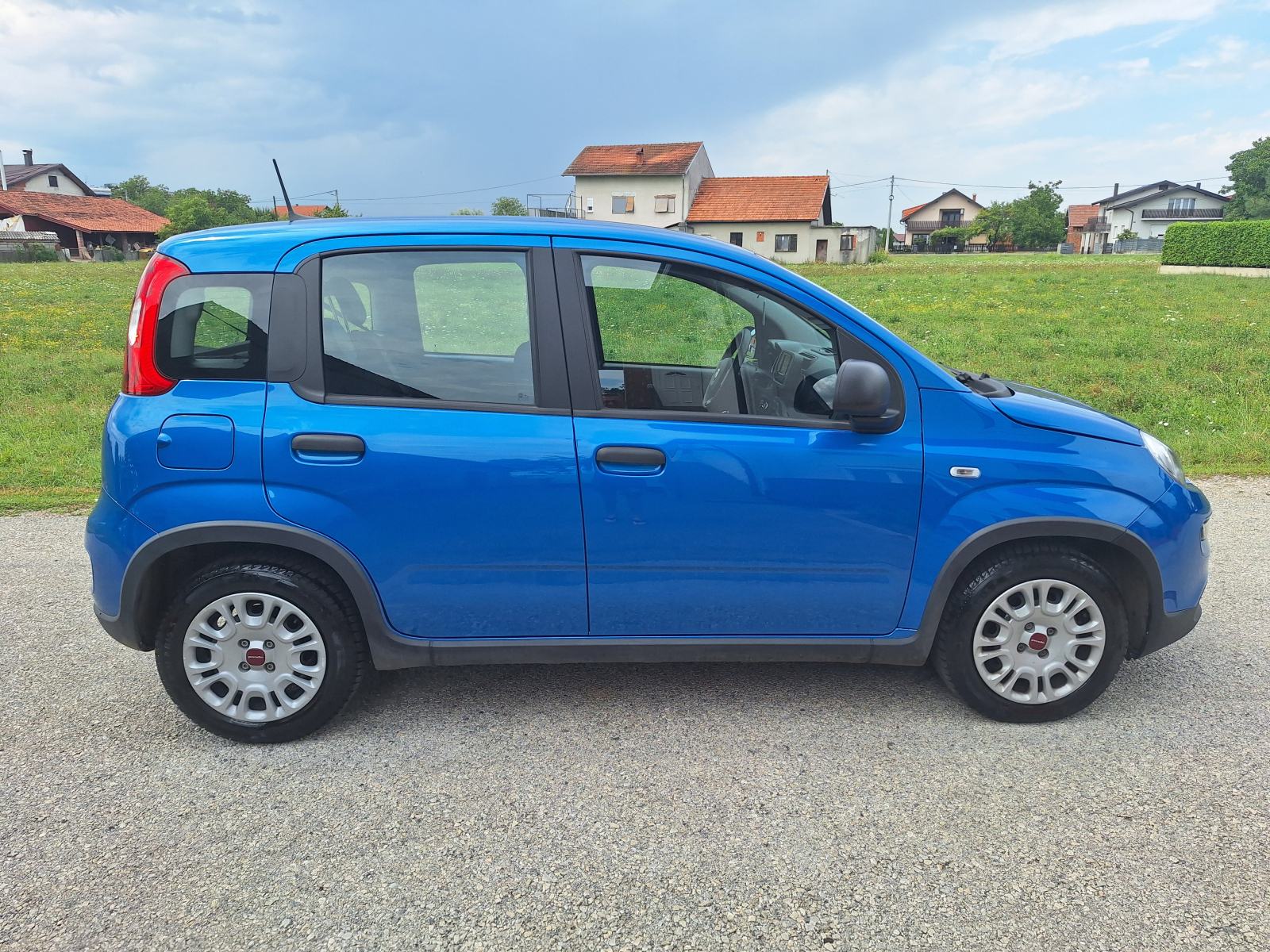 Fiat Panda 1,0 HYBRID TVORNICKO JAMSTVO 5+, fotografija 4