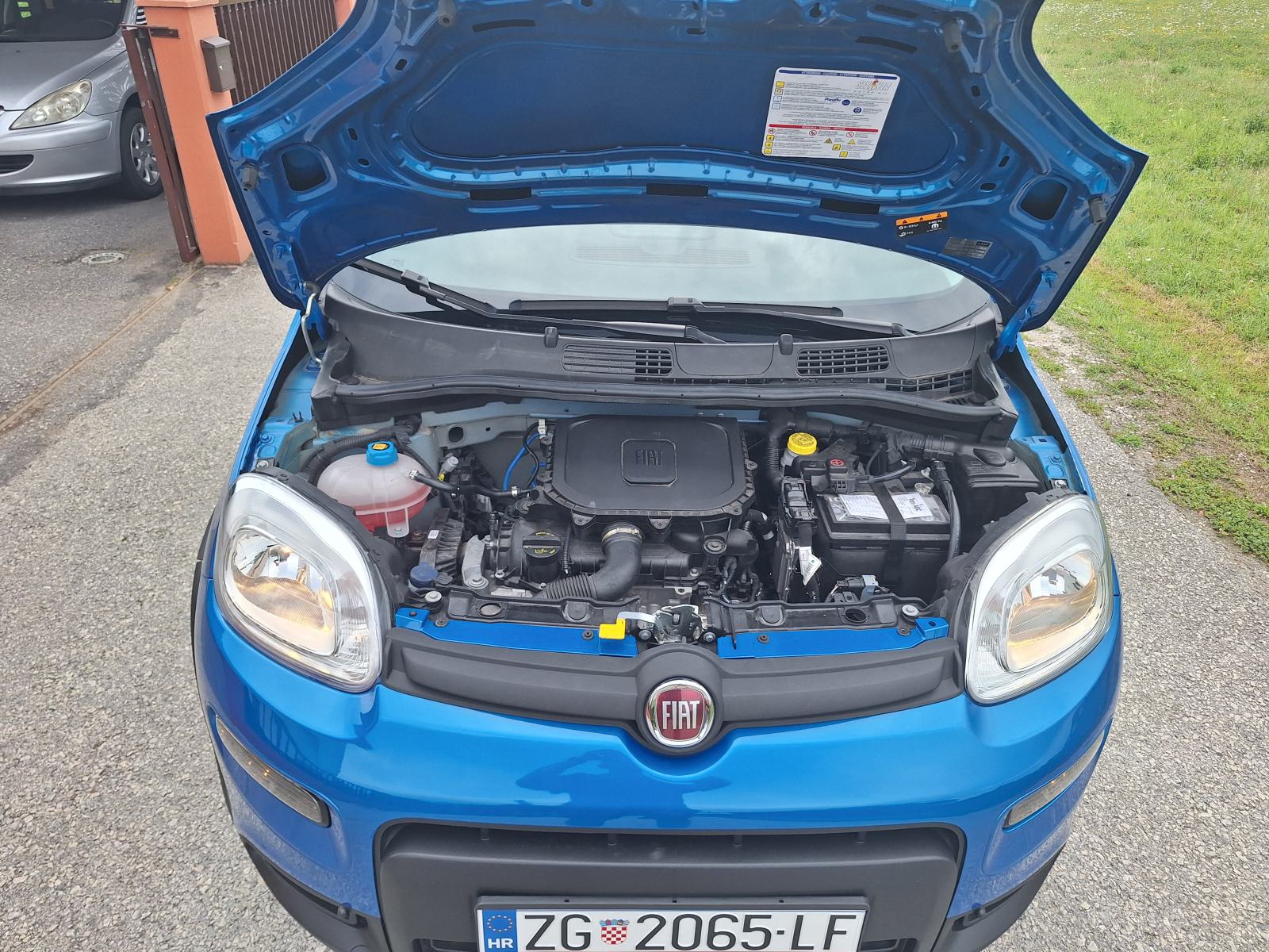 Fiat Panda 1,0 HYBRID TVORNICKO JAMSTVO 5+, fotografija 11