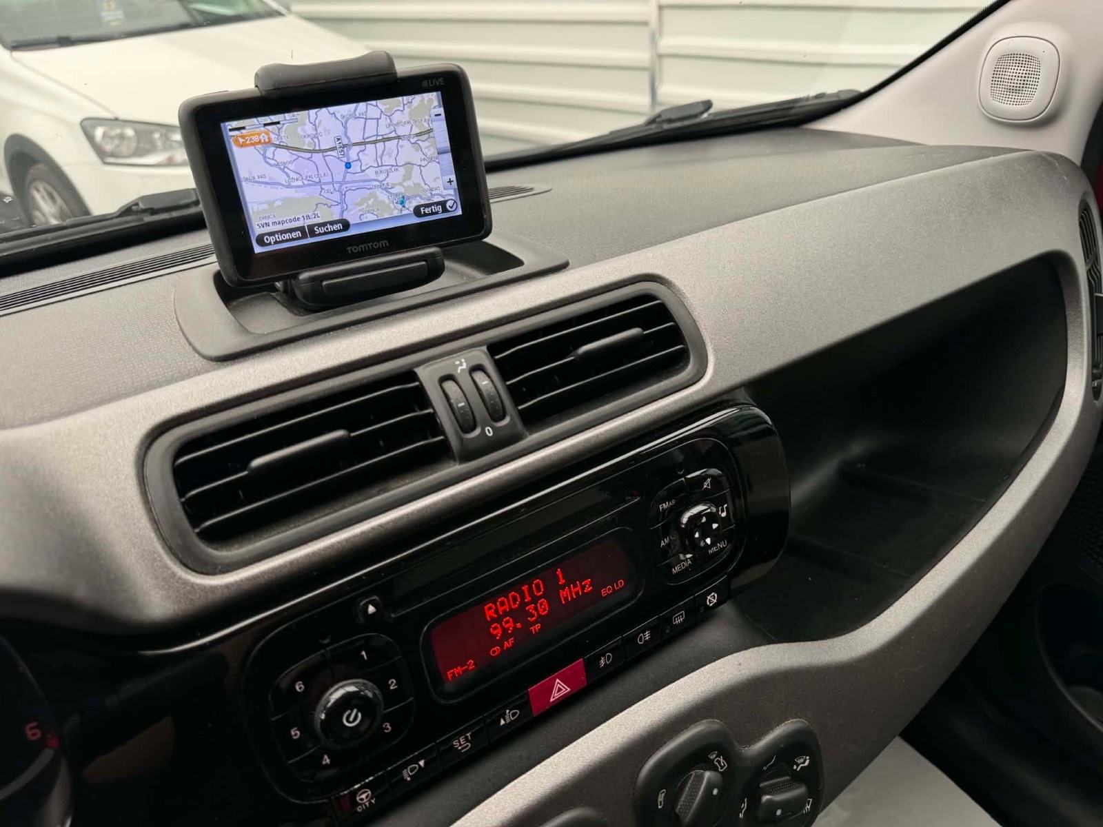 Fiat Panda 1.3 MULTIJET - 4X4 POGON - ALU - VELIK SERVIS, fotografija 13