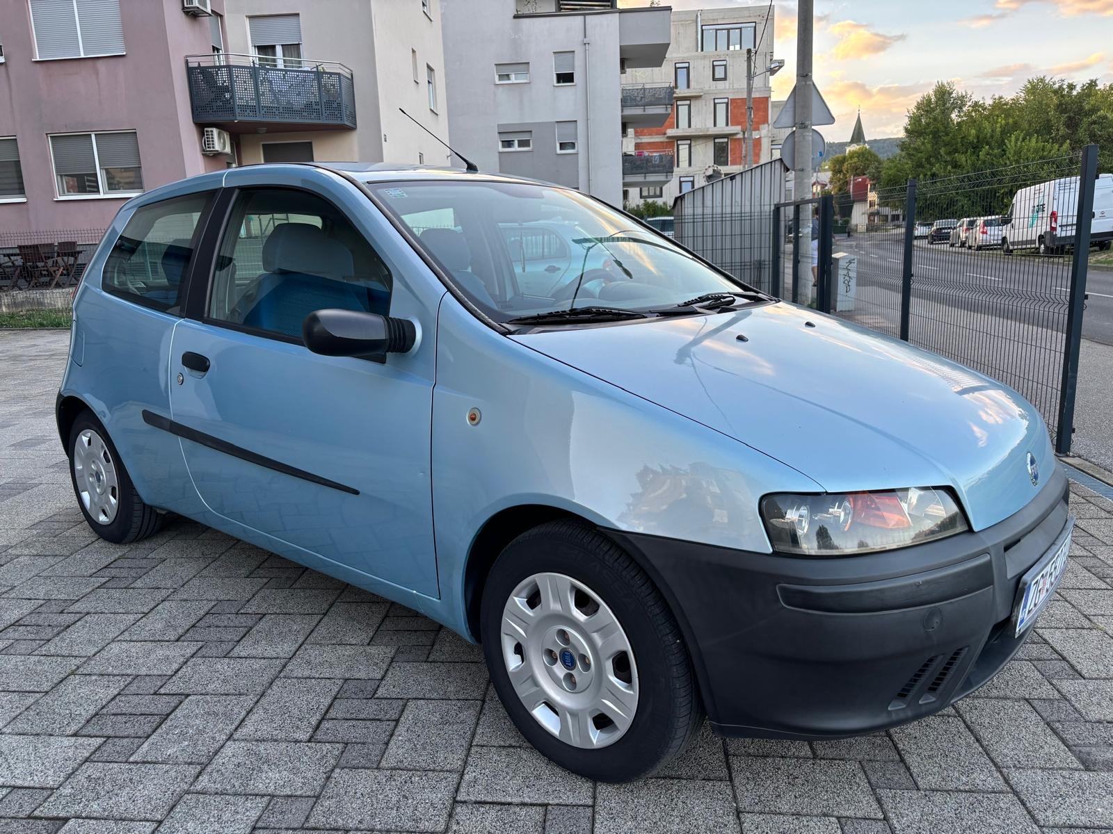 Fiat Punto 1.2 benzin, 1. Vlasnik, samo 81ooo kilometara, servo, klima, fotografija 7