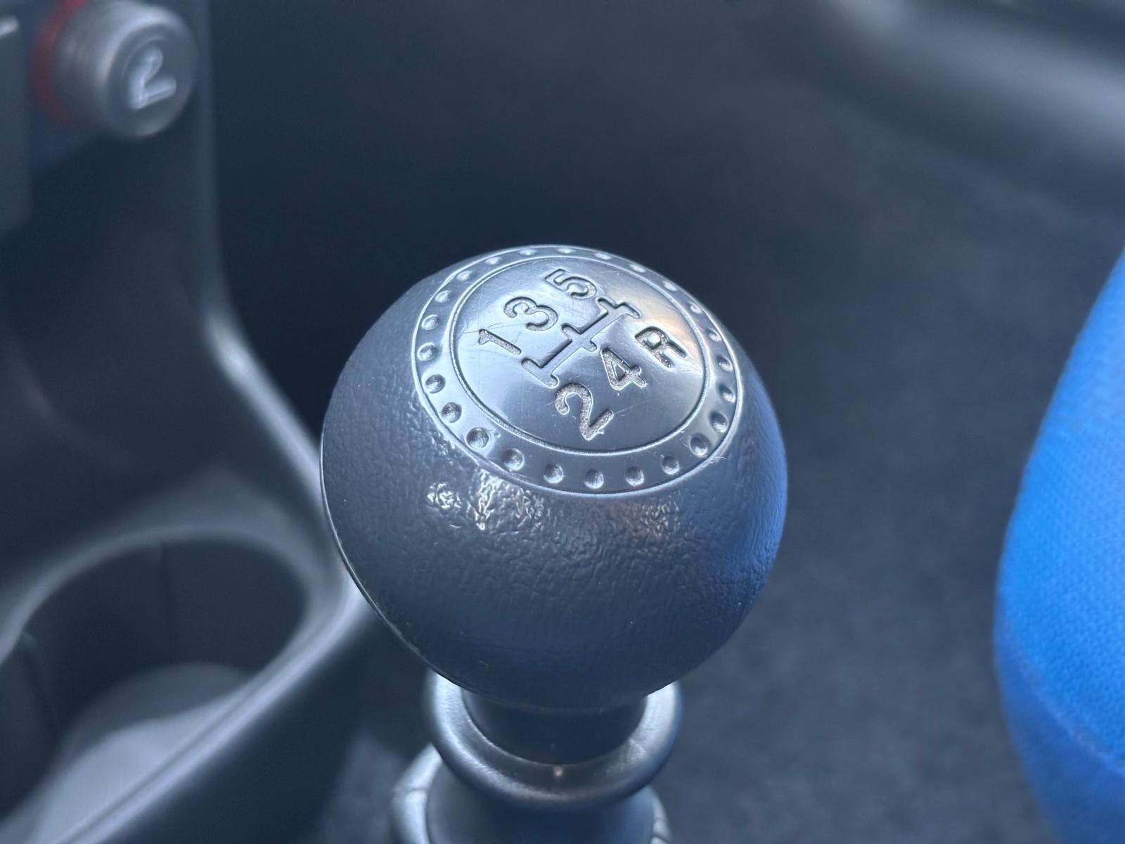 Fiat Punto 1.2 benzin, 1. Vlasnik, samo 81ooo kilometara, servo, klima, fotografija 13