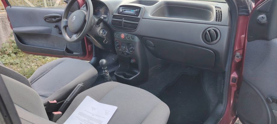 Fiat Punto 1,2, fotografija 3