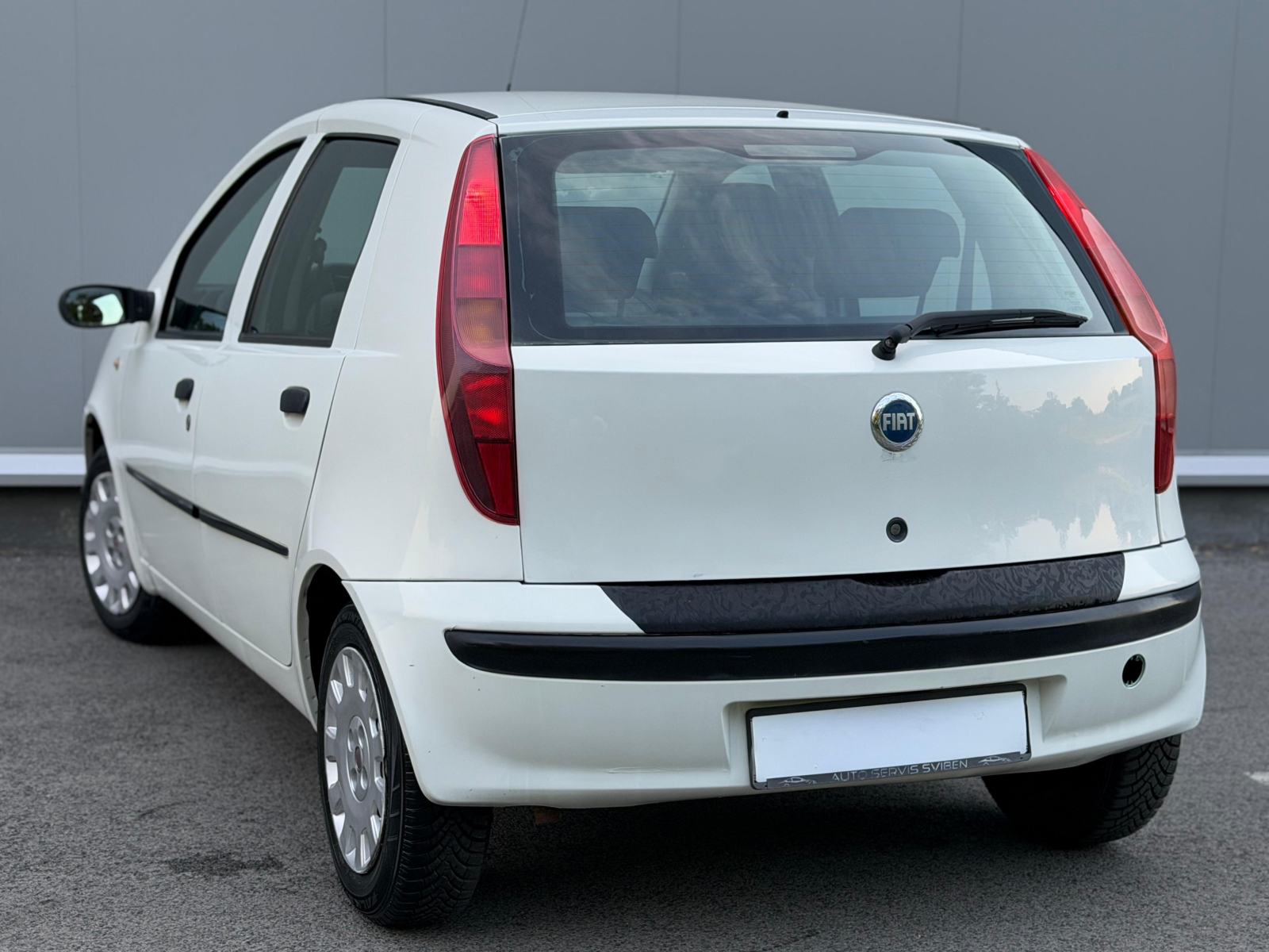 Fiat Punto 1.2 SOLE REDIZAJN * KLIMA * 5 VRATA * CITY SERVO * 2010 GOD, fotografija 13