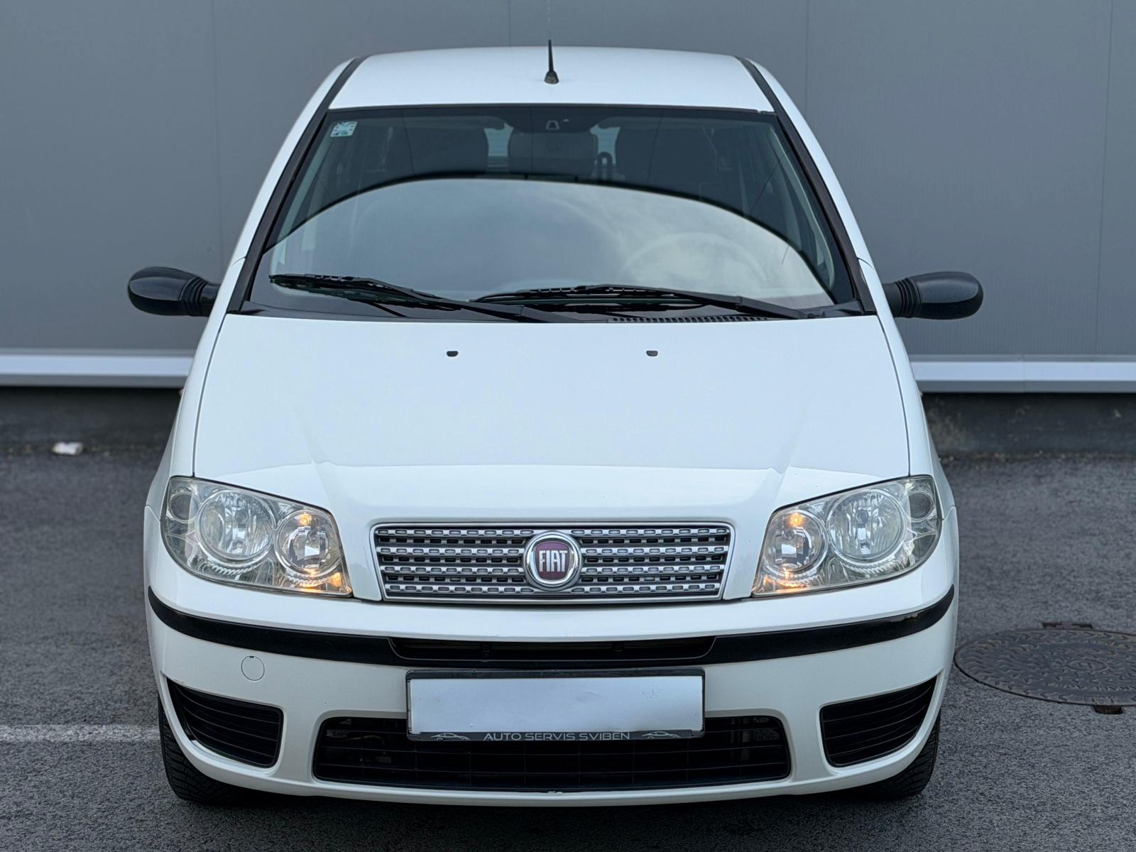 Fiat Punto 1.2 SOLE REDIZAJN * KLIMA * 5 VRATA * CITY SERVO * 2010 GOD, fotografija 10