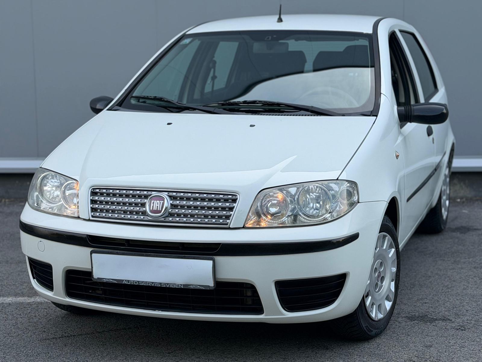 Fiat Punto 1.2 SOLE REDIZAJN * KLIMA * 5 VRATA * CITY SERVO * 2010 GOD, fotografija 11